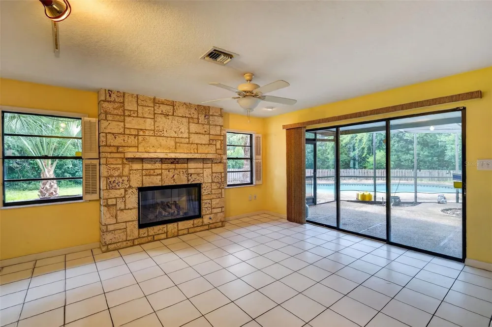2085 SUSSEX DRIVE Mount Dora, FL 32757