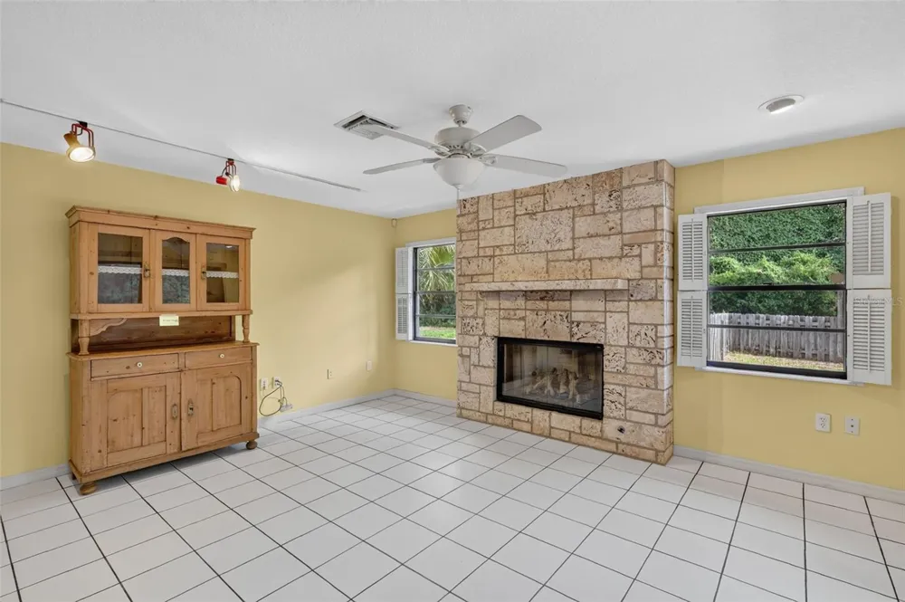 2085 SUSSEX DRIVE Mount Dora, FL 32757
