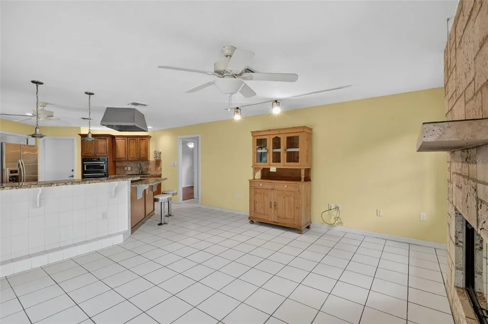 2085 SUSSEX DRIVE Mount Dora, FL 32757