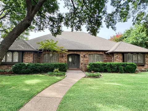 1912 Deerfield Drive