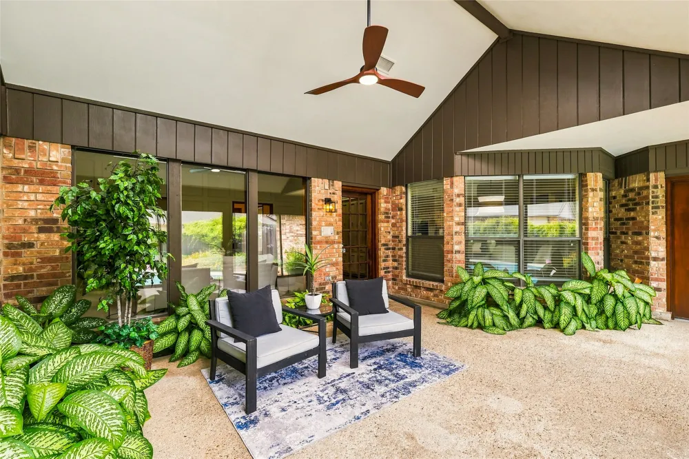 1912 Deerfield Drive Plano, TX 75023
