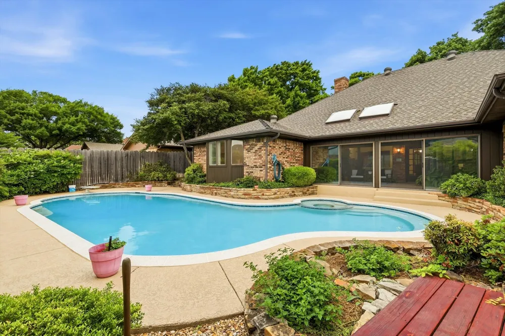 1912 Deerfield Drive Plano, TX 75023