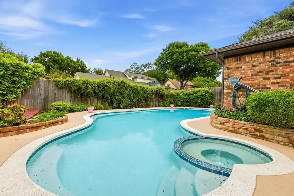 1912 Deerfield Drive Plano, TX 75023