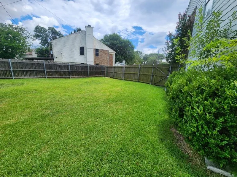 1503 Maybrook Court Arlington, TX 76014