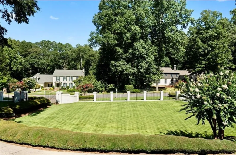 4576 Ridgegate Drive Peachtree Corners, GA 30097