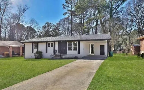 3047 Horse Shoe Drive SE