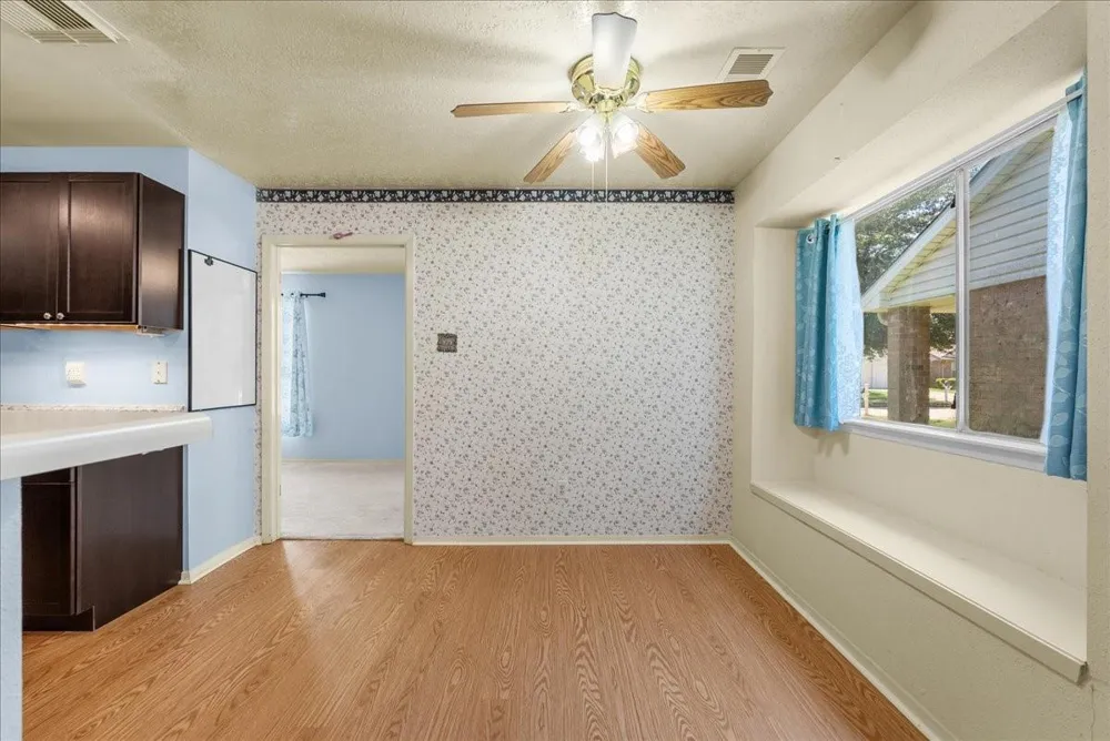 2790 Pinewood Drive League City, TX 77573