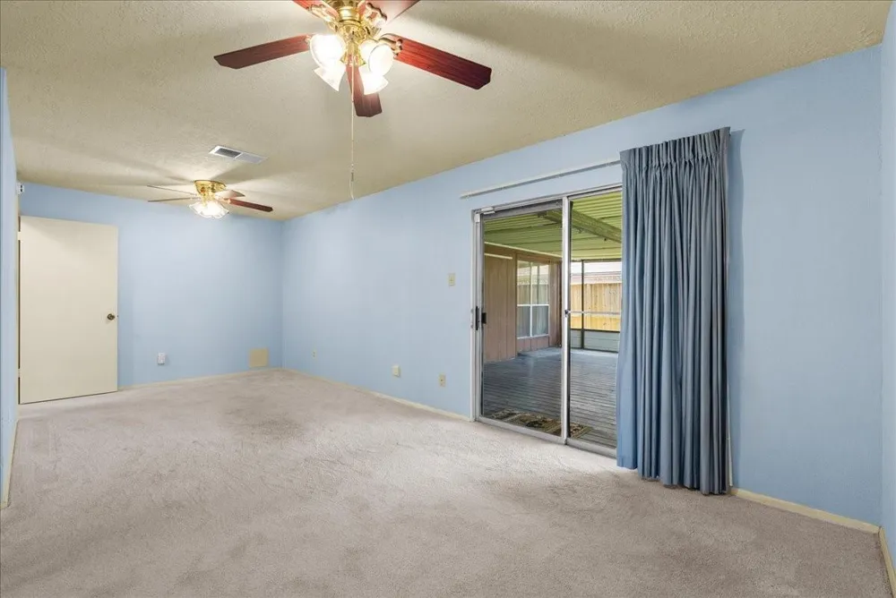2790 Pinewood Drive League City, TX 77573