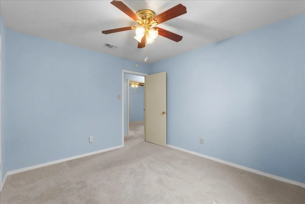 2790 Pinewood Drive League City, TX 77573
