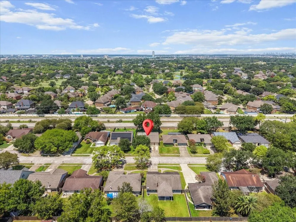 2790 Pinewood Drive League City, TX 77573