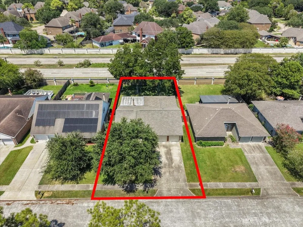 2790 Pinewood Drive League City, TX 77573