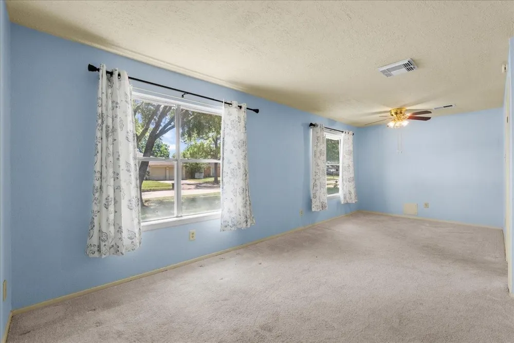 2790 Pinewood Drive League City, TX 77573
