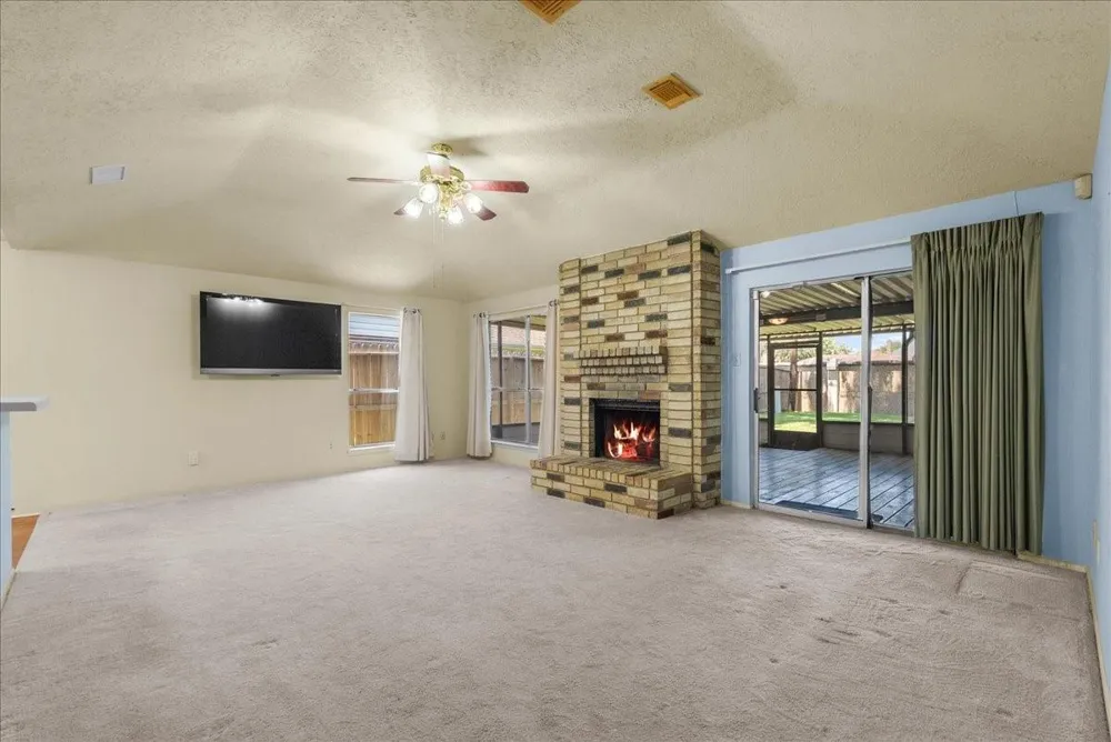 2790 Pinewood Drive League City, TX 77573