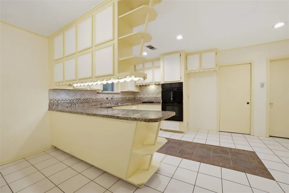 10402 Shadow Wood Drive Houston, TX 77043