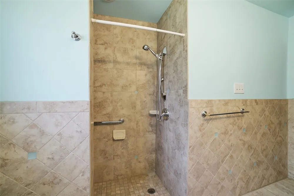 10402 Shadow Wood Drive Houston, TX 77043