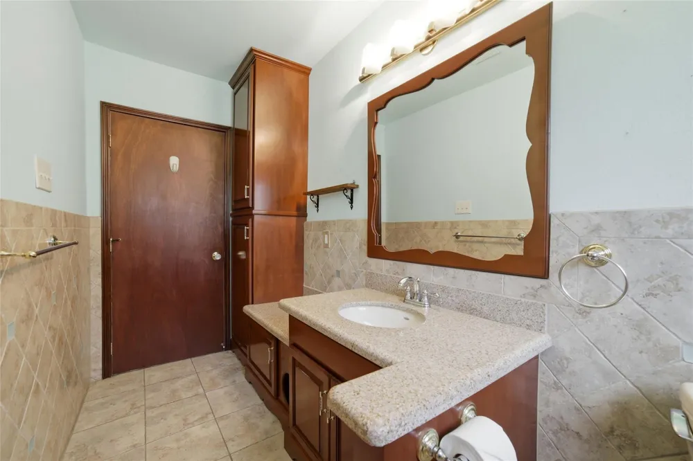 10402 Shadow Wood Drive Houston, TX 77043