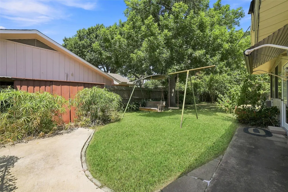 10402 Shadow Wood Drive Houston, TX 77043
