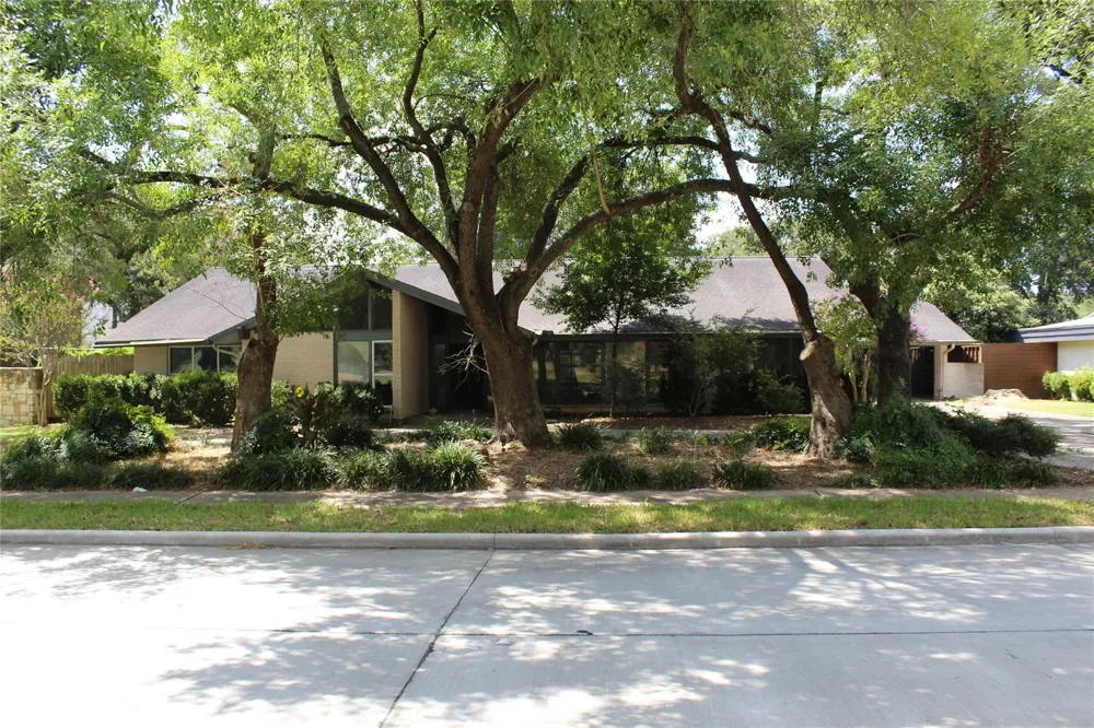 5215 S Braeswood Boulevard Houston, TX 77096