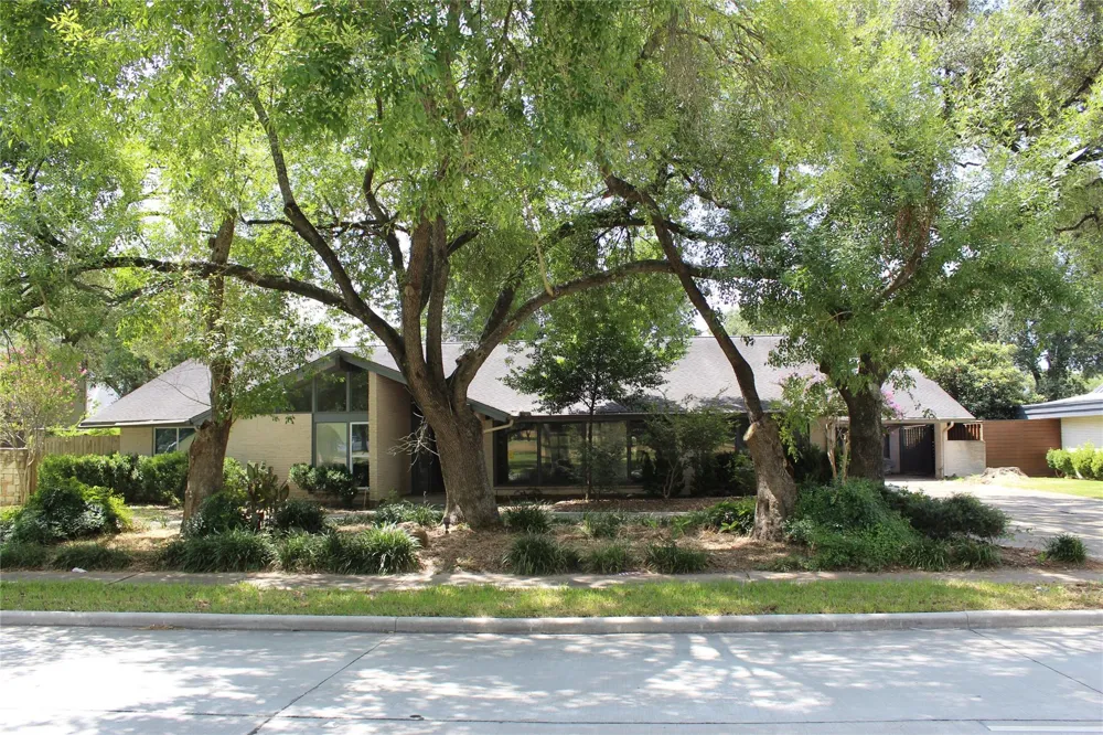 5215 S Braeswood Boulevard Houston, TX 77096