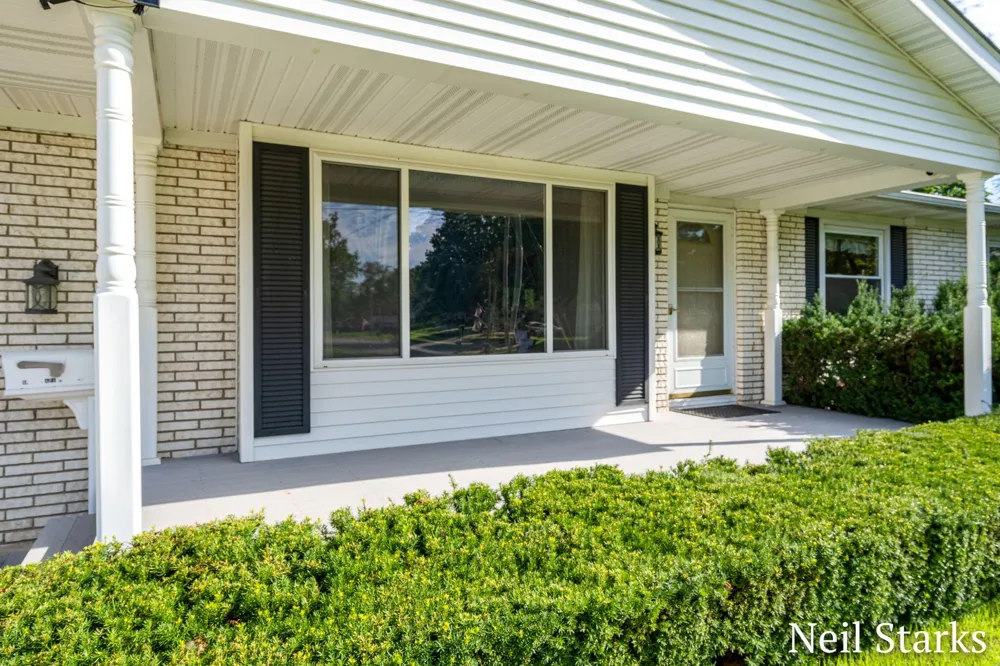1633 Woodview Street Jenison, MI 49428