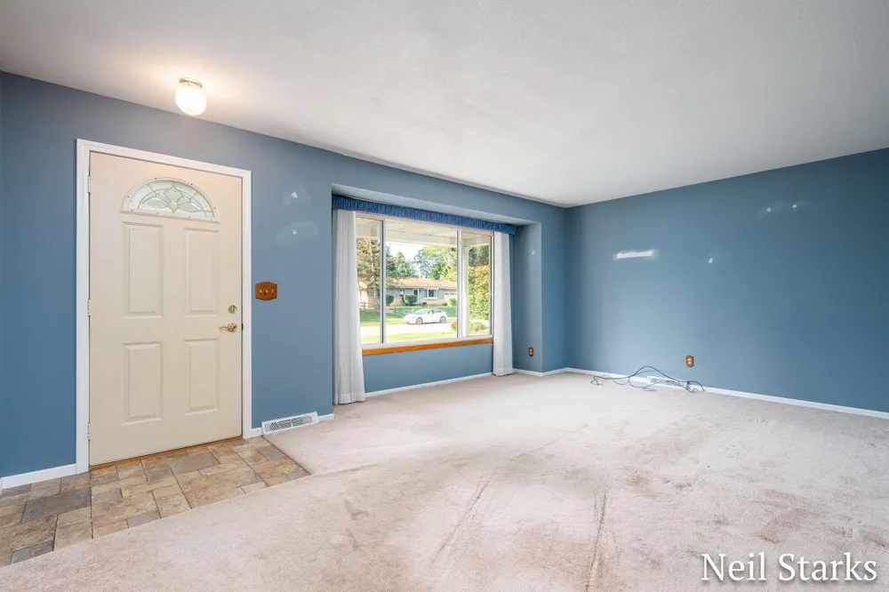 1633 Woodview Street Jenison, MI 49428
