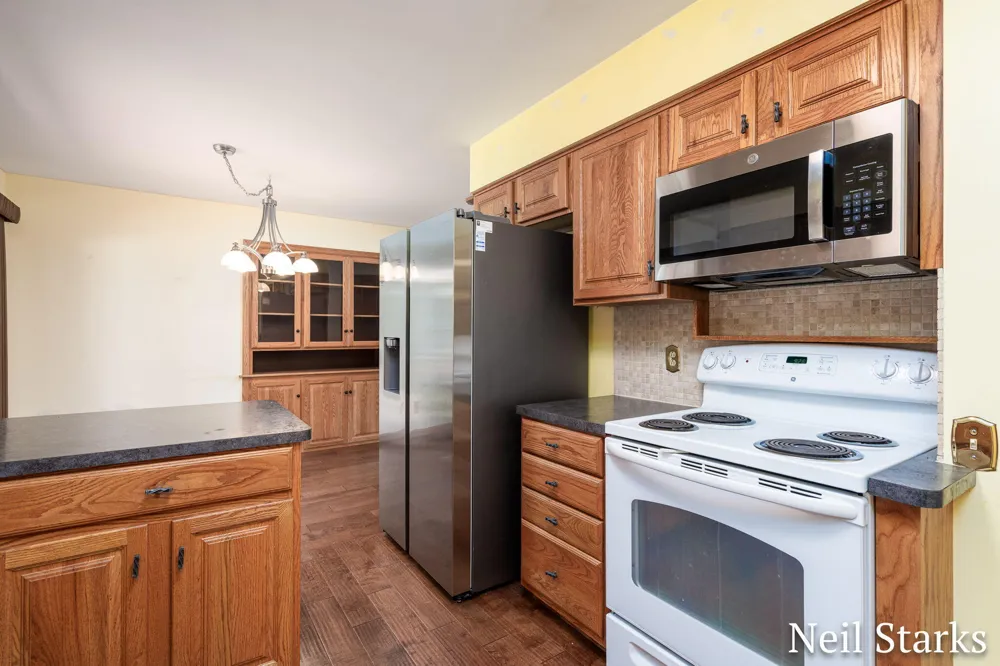 1633 Woodview Street Jenison, MI 49428