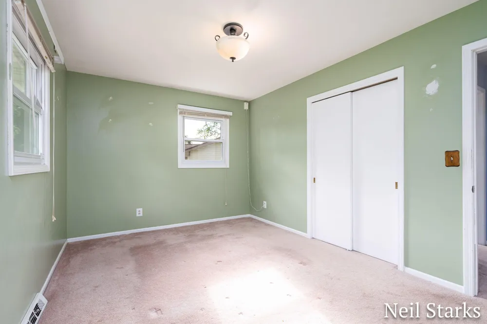 1633 Woodview Street Jenison, MI 49428