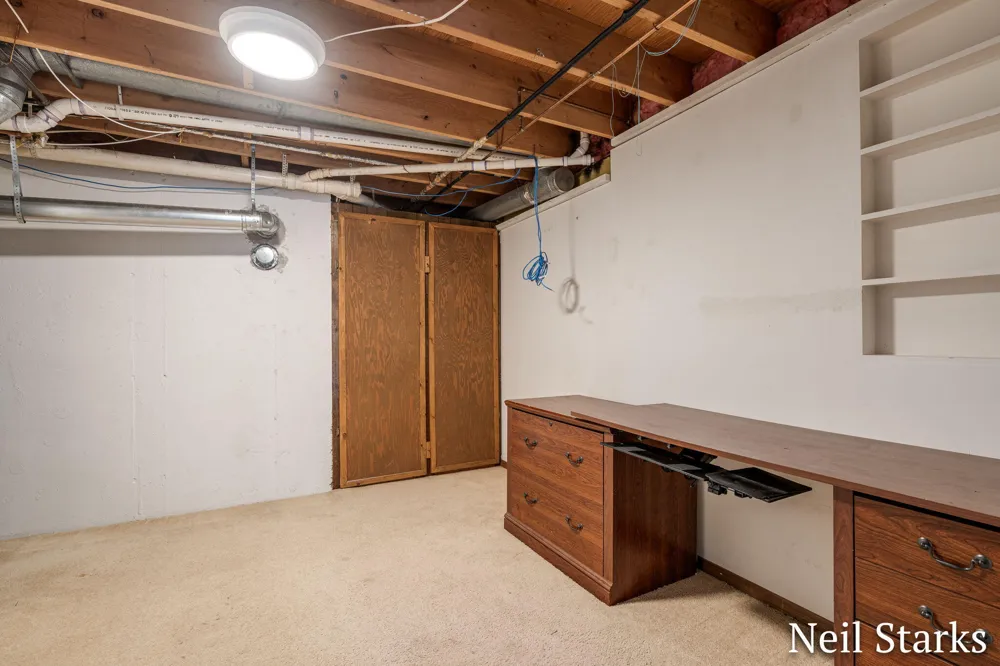 1633 Woodview Street Jenison, MI 49428
