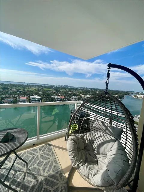5600 Collins Ave #16P