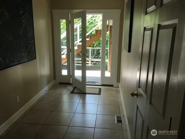 5744 Lagoon Lane NW Gig Harbor, WA 98335