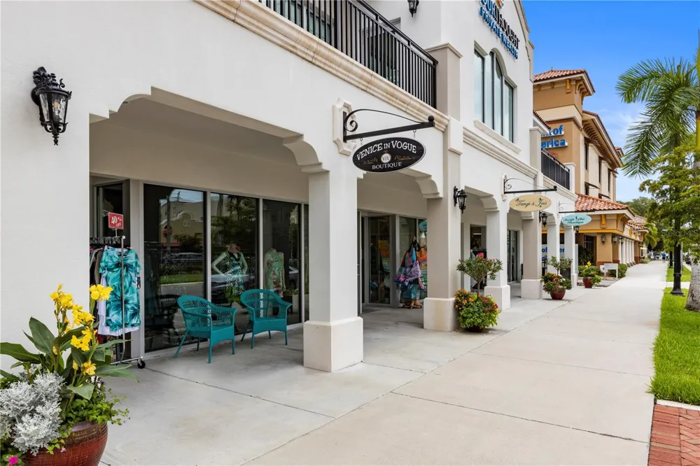 1669 LUGANO CIRCLE Nokomis, FL 34275