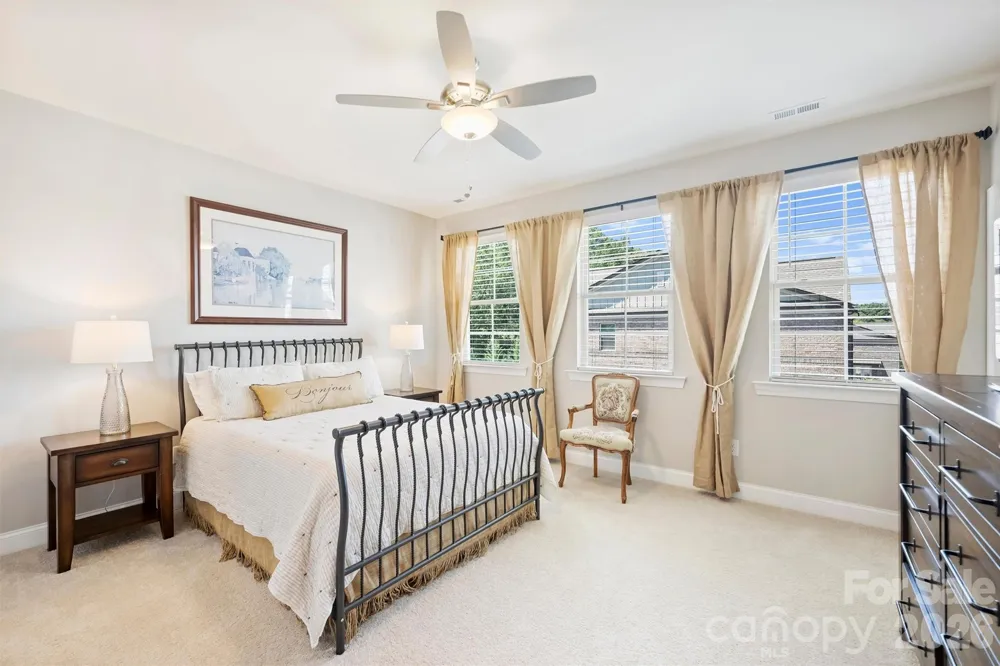 1125 Towns Hill Way Charlotte, NC 28209