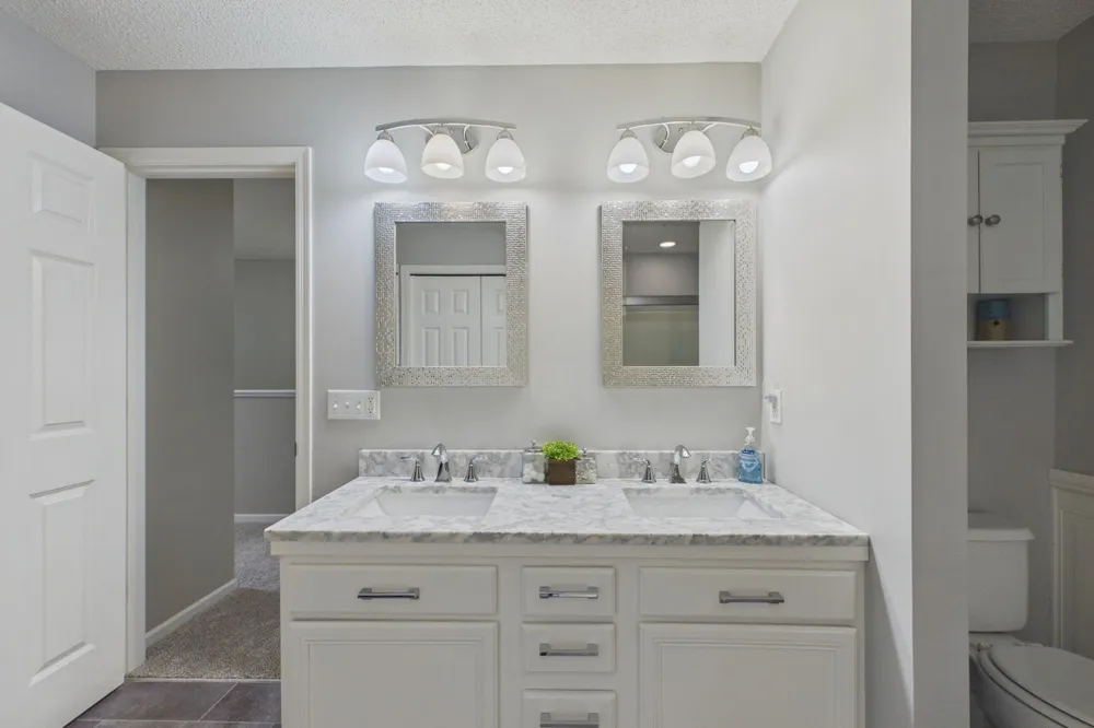 1240 County Road D E #3 Maplewood, MN 55109
