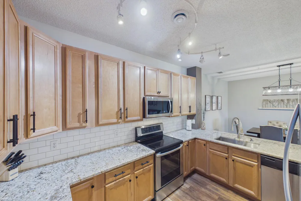 1240 County Road D E #3 Maplewood, MN 55109