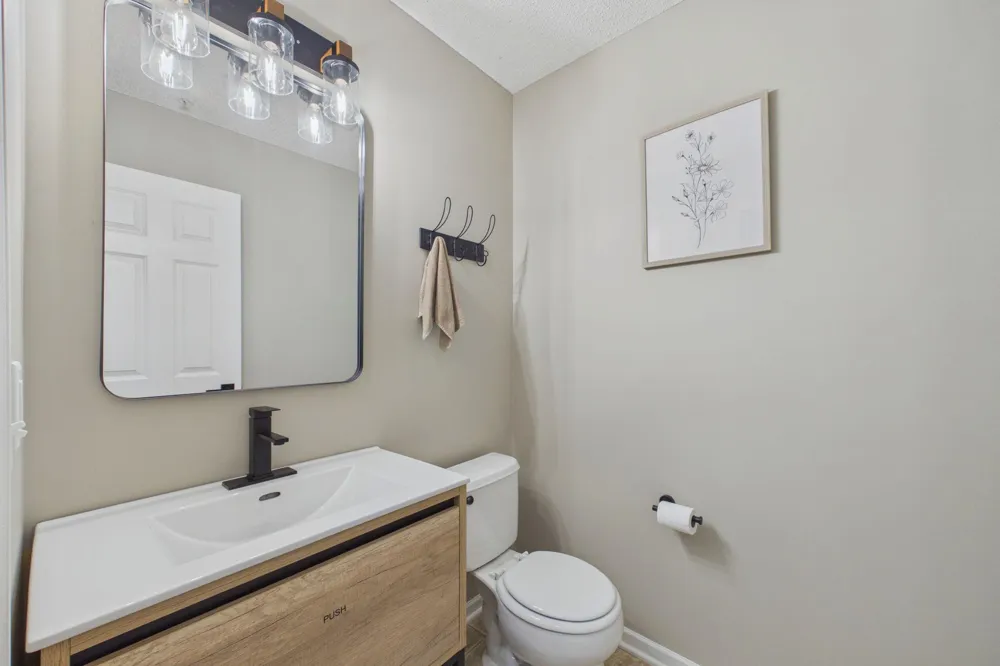 1240 County Road D E #3 Maplewood, MN 55109