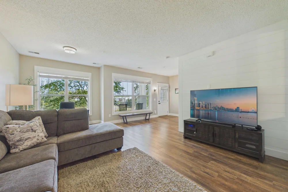 1240 County Road D E #3 Maplewood, MN 55109
