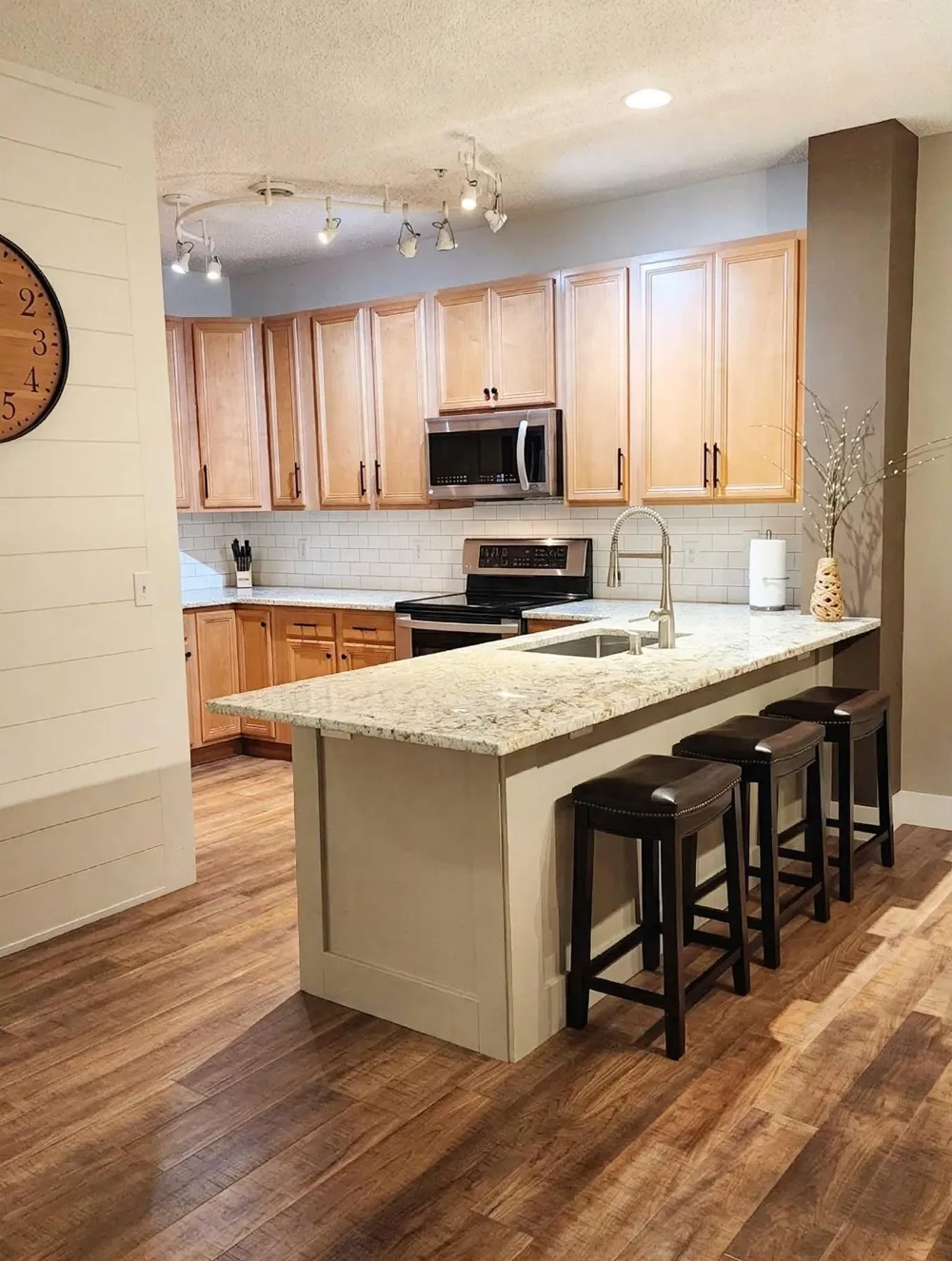 1240 County Road D E #3 Maplewood, MN 55109
