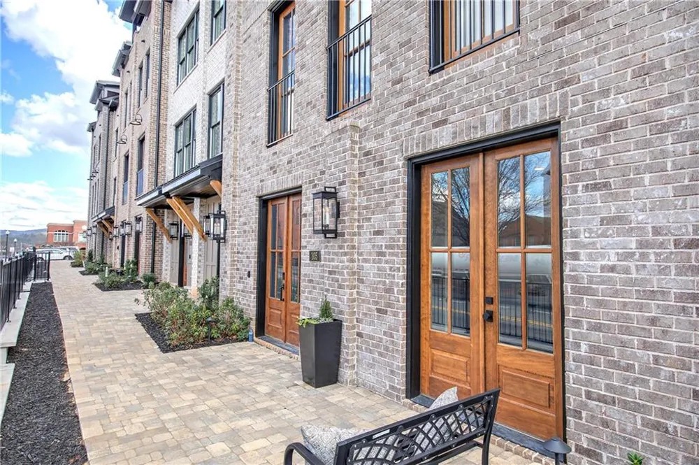 178 Main Street #204 Cartersville, GA 30120