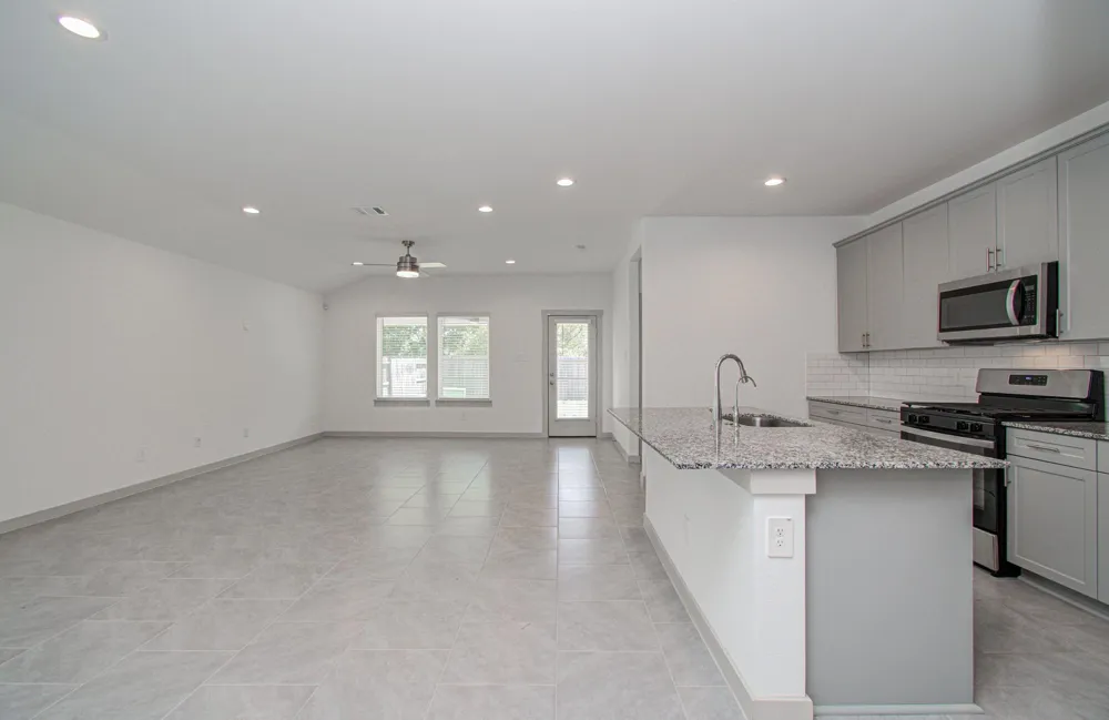 5047 Natchez Trace Arcola, TX 77545