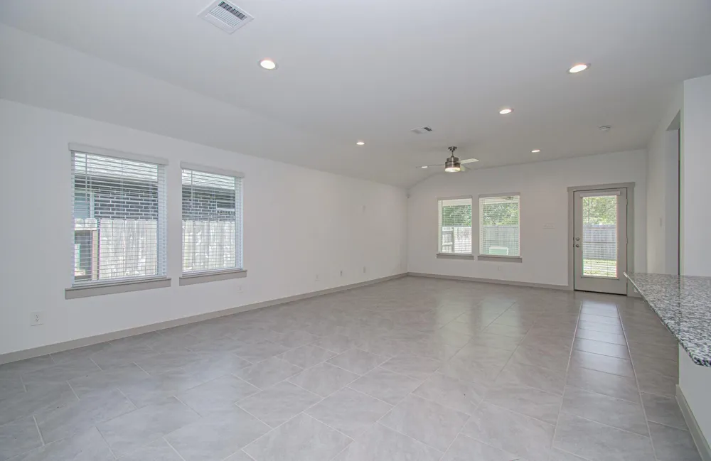 5047 Natchez Trace Arcola, TX 77545
