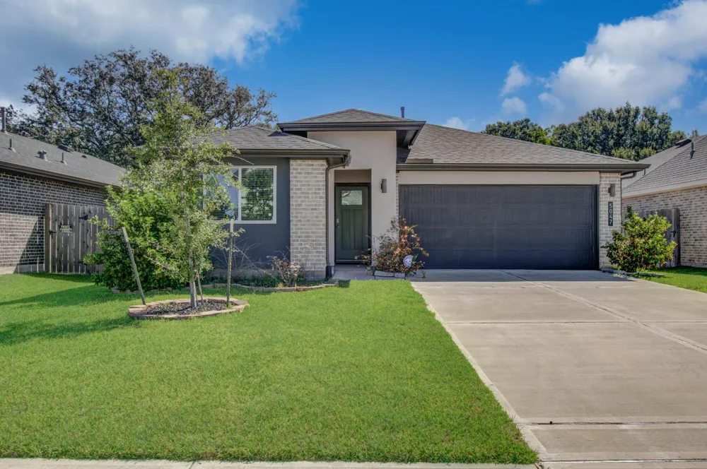 5047 Natchez Trace Arcola, TX 77545