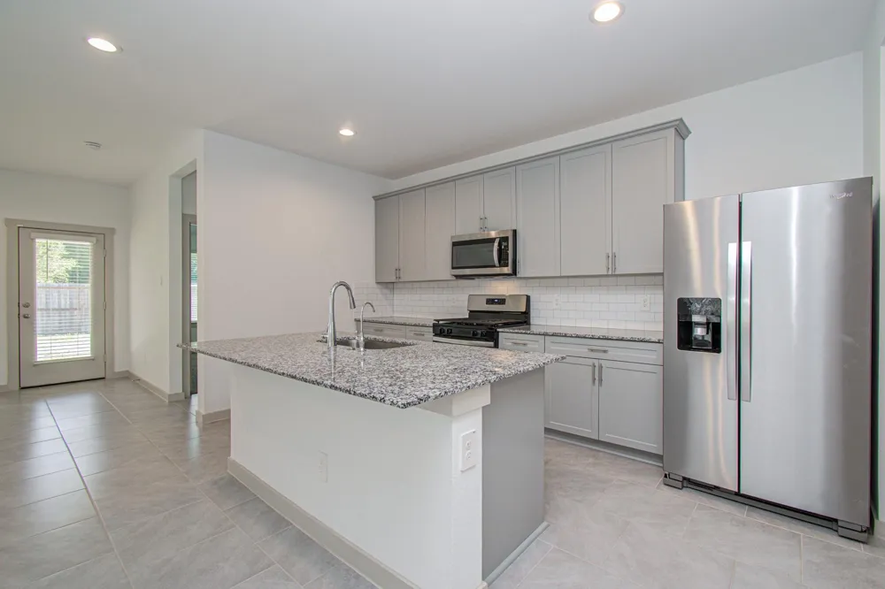 5047 Natchez Trace Arcola, TX 77545