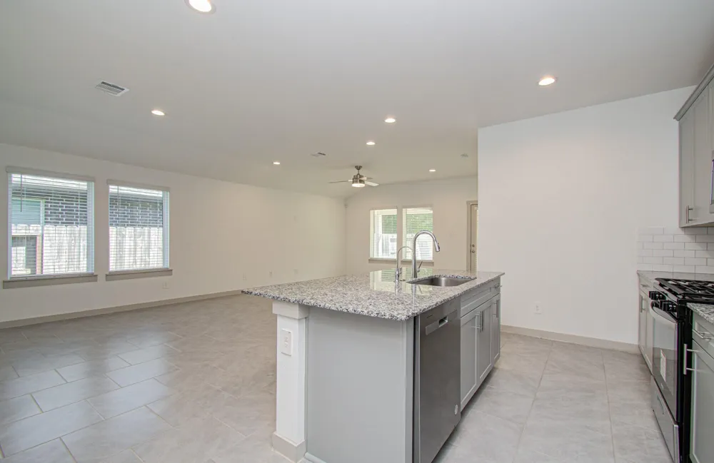 5047 Natchez Trace Arcola, TX 77545