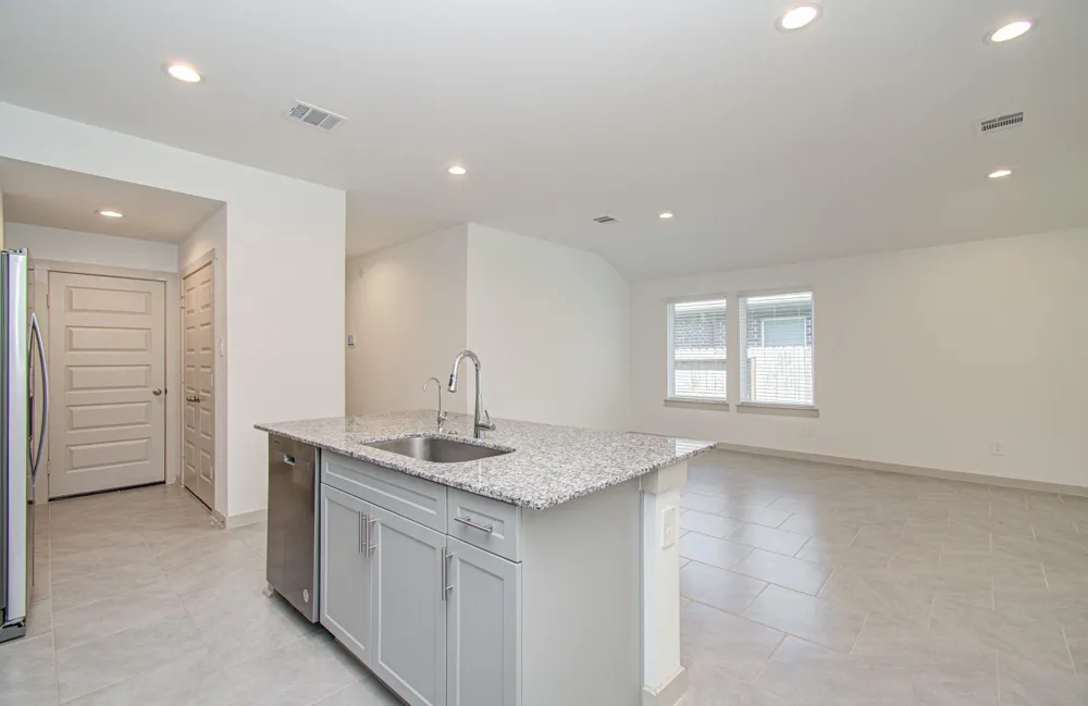 5047 Natchez Trace Arcola, TX 77545