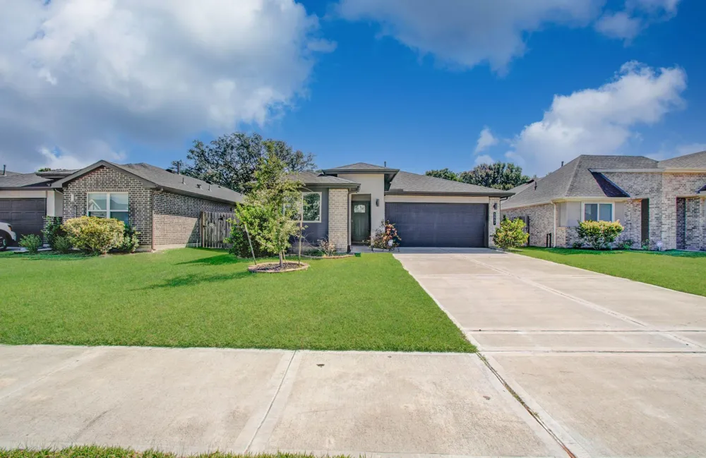 5047 Natchez Trace Arcola, TX 77545