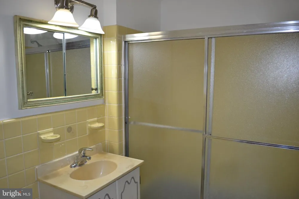650 BROOKE RD #B-23 Glenside, PA 19038
