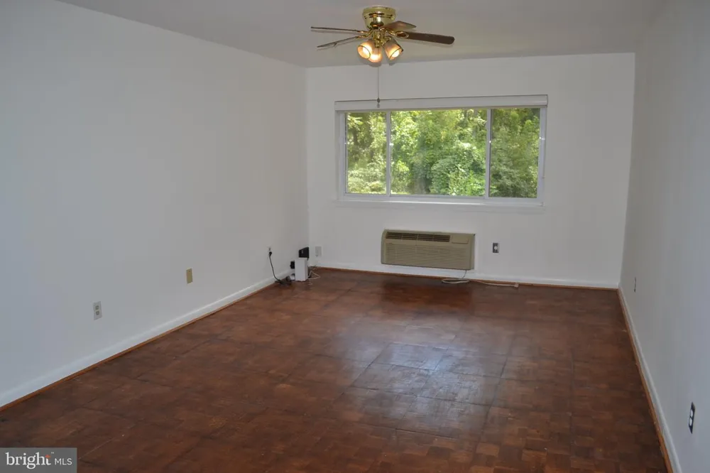 650 BROOKE RD #B-23 Glenside, PA 19038