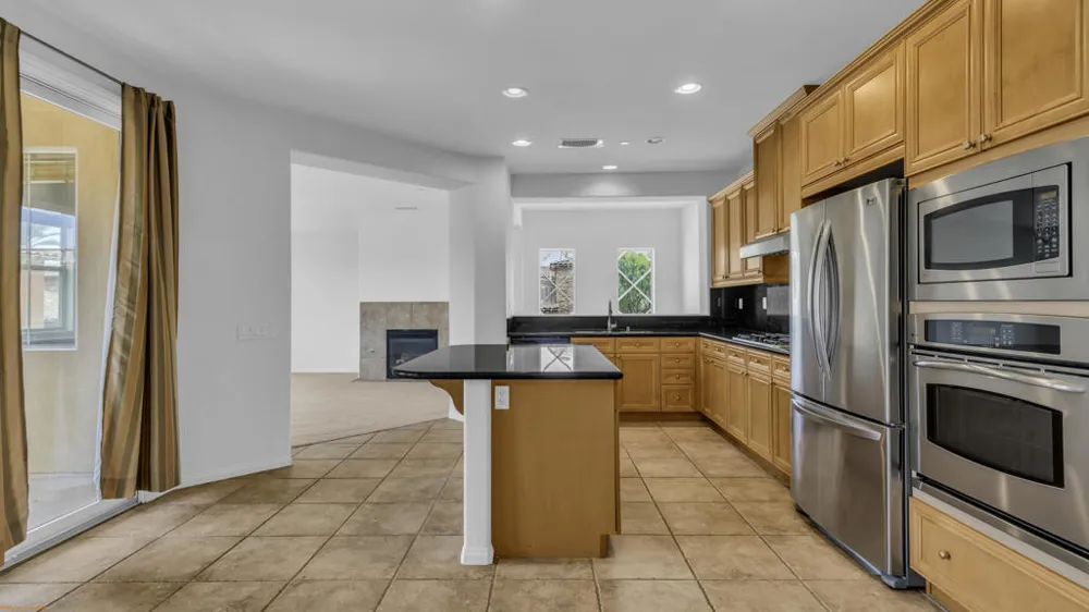 1023 Via Fortuna Palm Desert, CA 92260