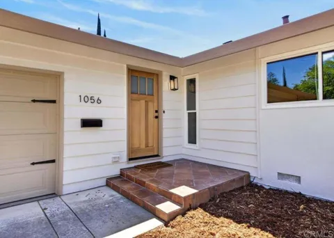 1056 Entrada Rd #2