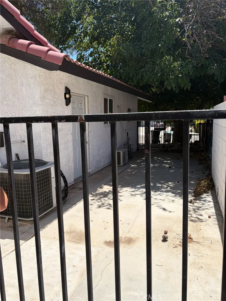 1255 Herzel Avenue Lancaster, CA 93535